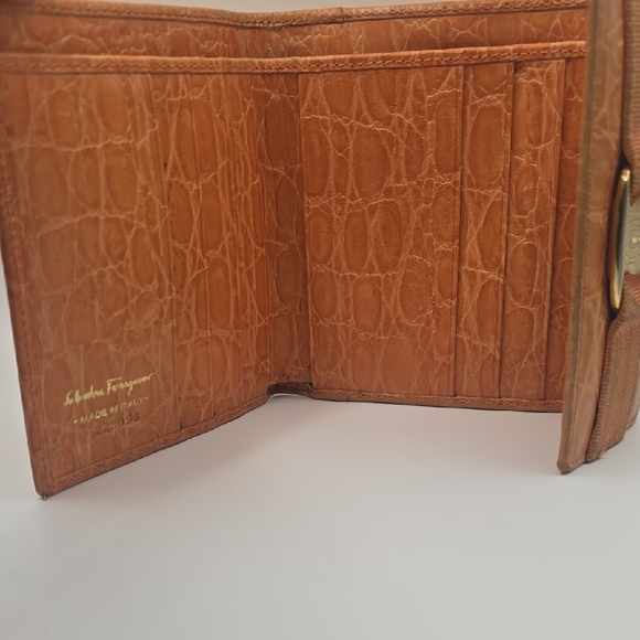 Salvatore Ferragamo Brown Croc Embossed Wallet with Bow - Picture 3 of 7